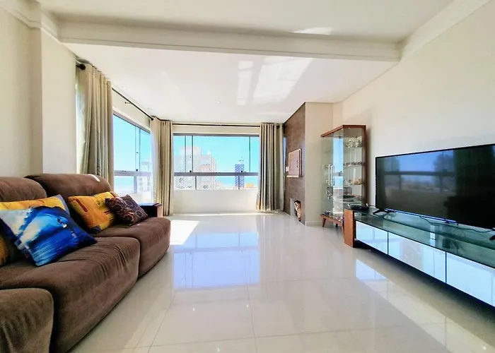 Belo Apartamento Com Vista Mar.