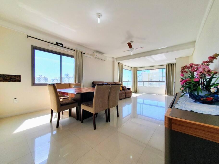 Belo Com Vista Mar. Apartment